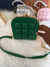 Load image into Gallery viewer, METAL SQUARE PU LEATHER CHAIN BOX HANDBAG