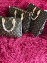 Load image into Gallery viewer, Designer Fashion Tote Handbag
