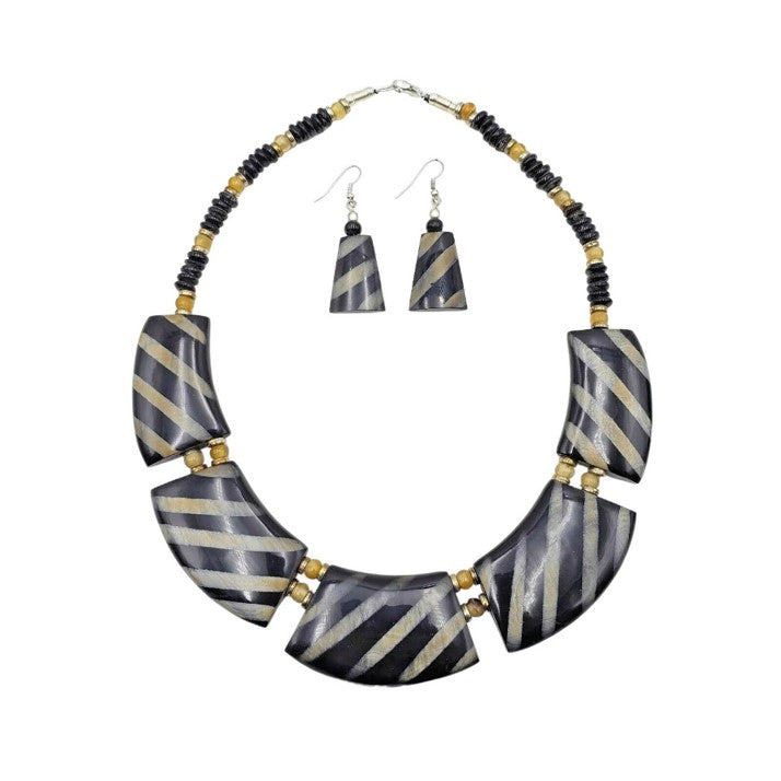 Stripped Horn Bib Necklace set