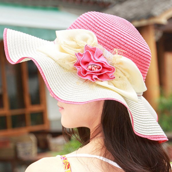 Pinks Flower Embellished Color Splice Wavy Edge Straw Hat