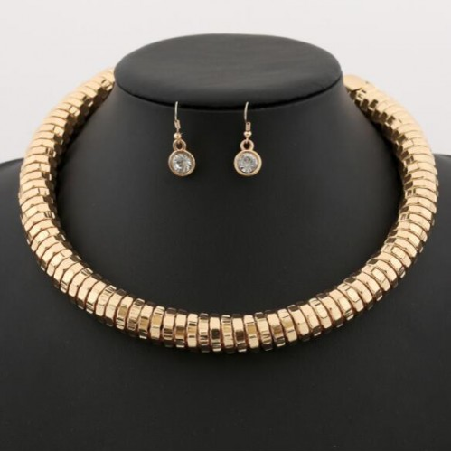 Golden alloy chain necklace set